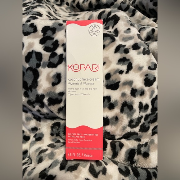 NIB KOPARI TROPICAL FACE CLEANSER & COCONUT FACE CREAM - Picture 6 of 12